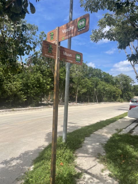 paneaux de direction tulum