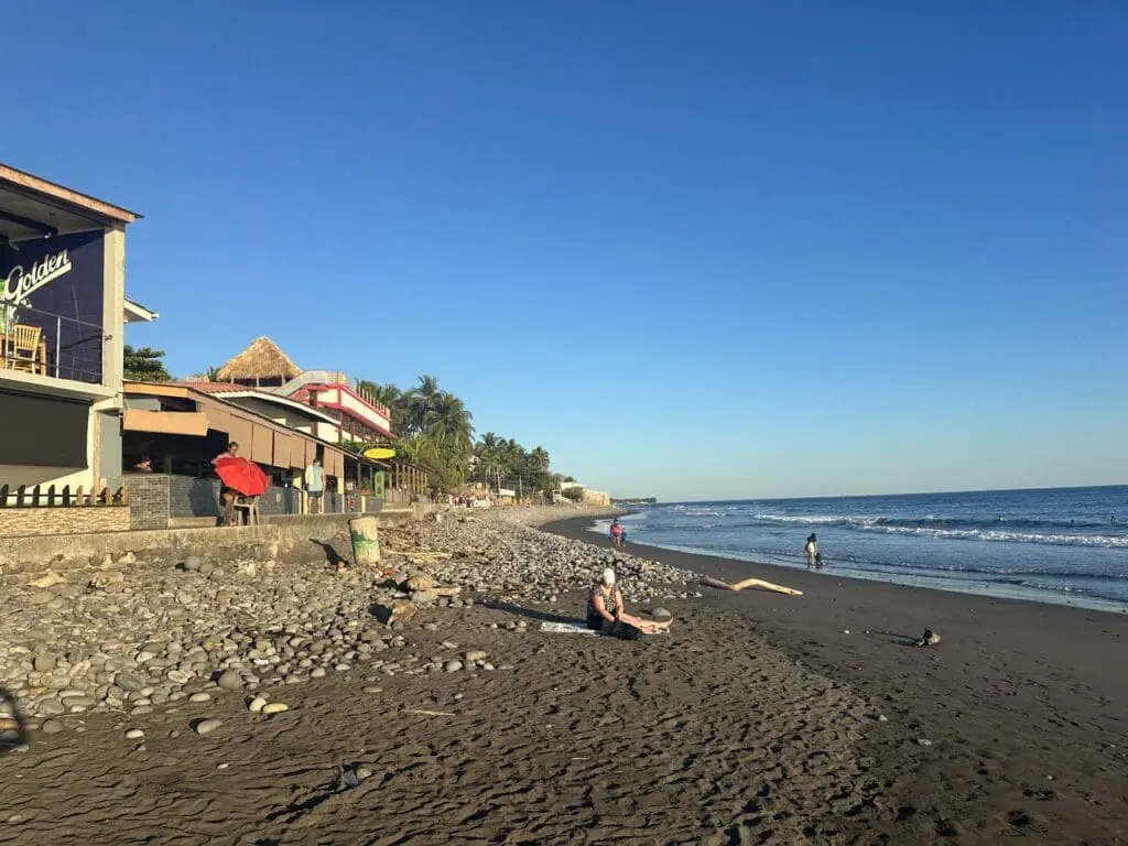 plage à El Tunco, El Salvador