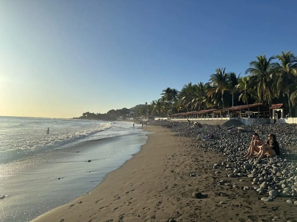 plage à El Tunco, El Salvador