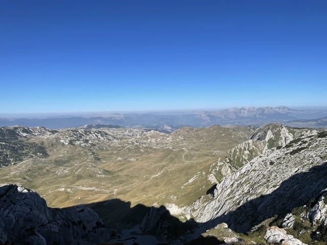 montagnes dans le parc national du durmitor au montenegro