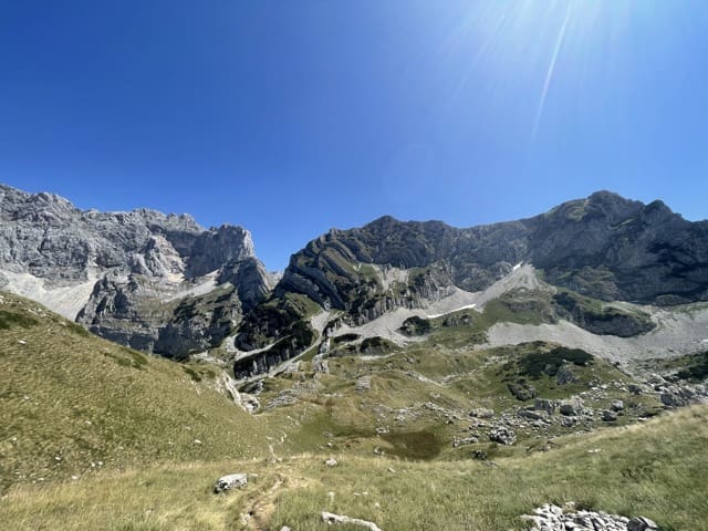 montagnes dans le parc national du durmitor au montenegro