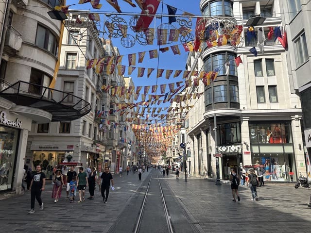 batiments sur istiklal, istanbul