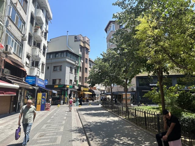 belle rue et immobilier à moda, istanbul