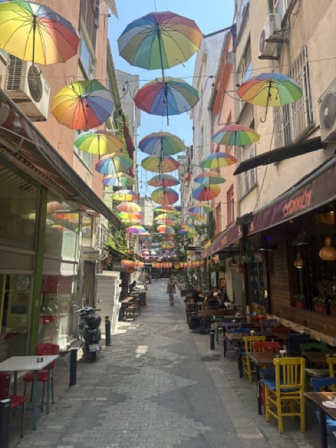 rue avec appartements à kadiköy, istanbul