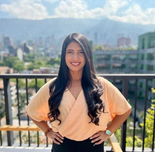 Juliana Colombie Juliana Colombie