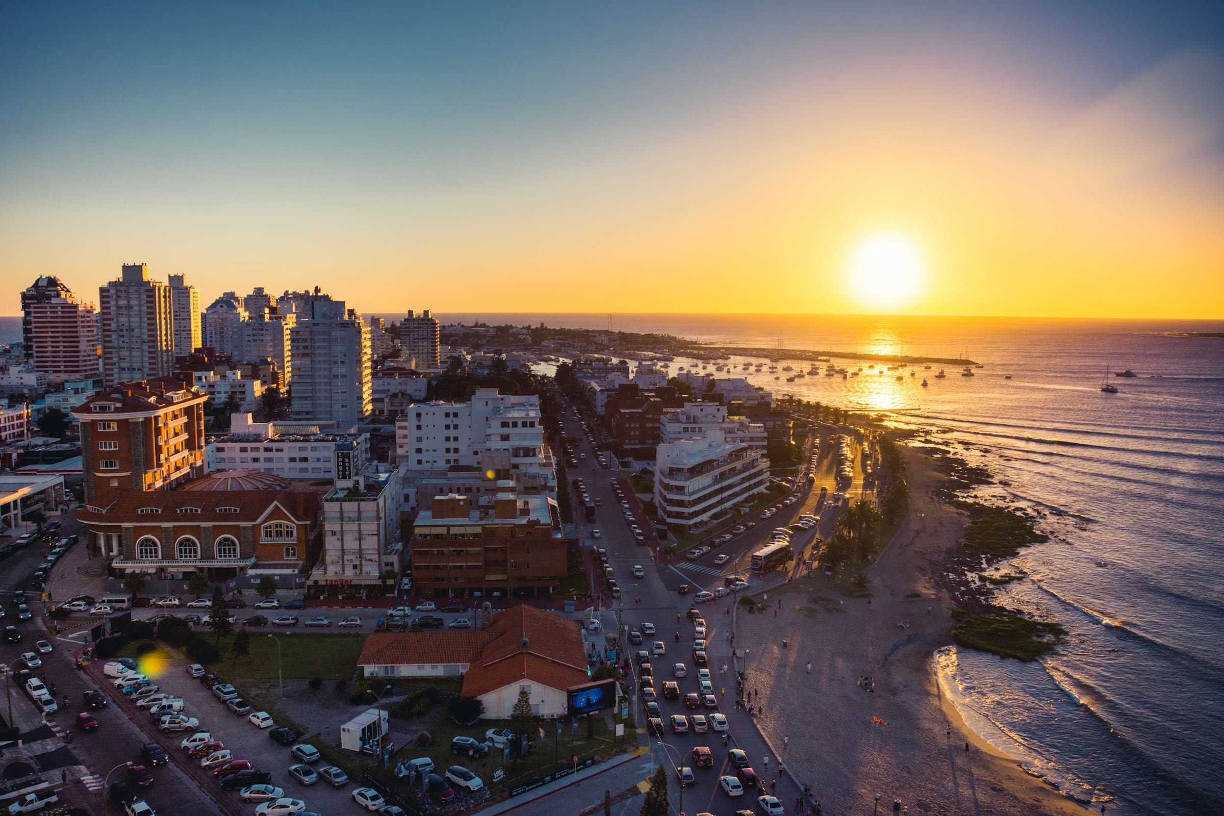 leandro-hernandez-jHz2WyDBVyo-unsplash