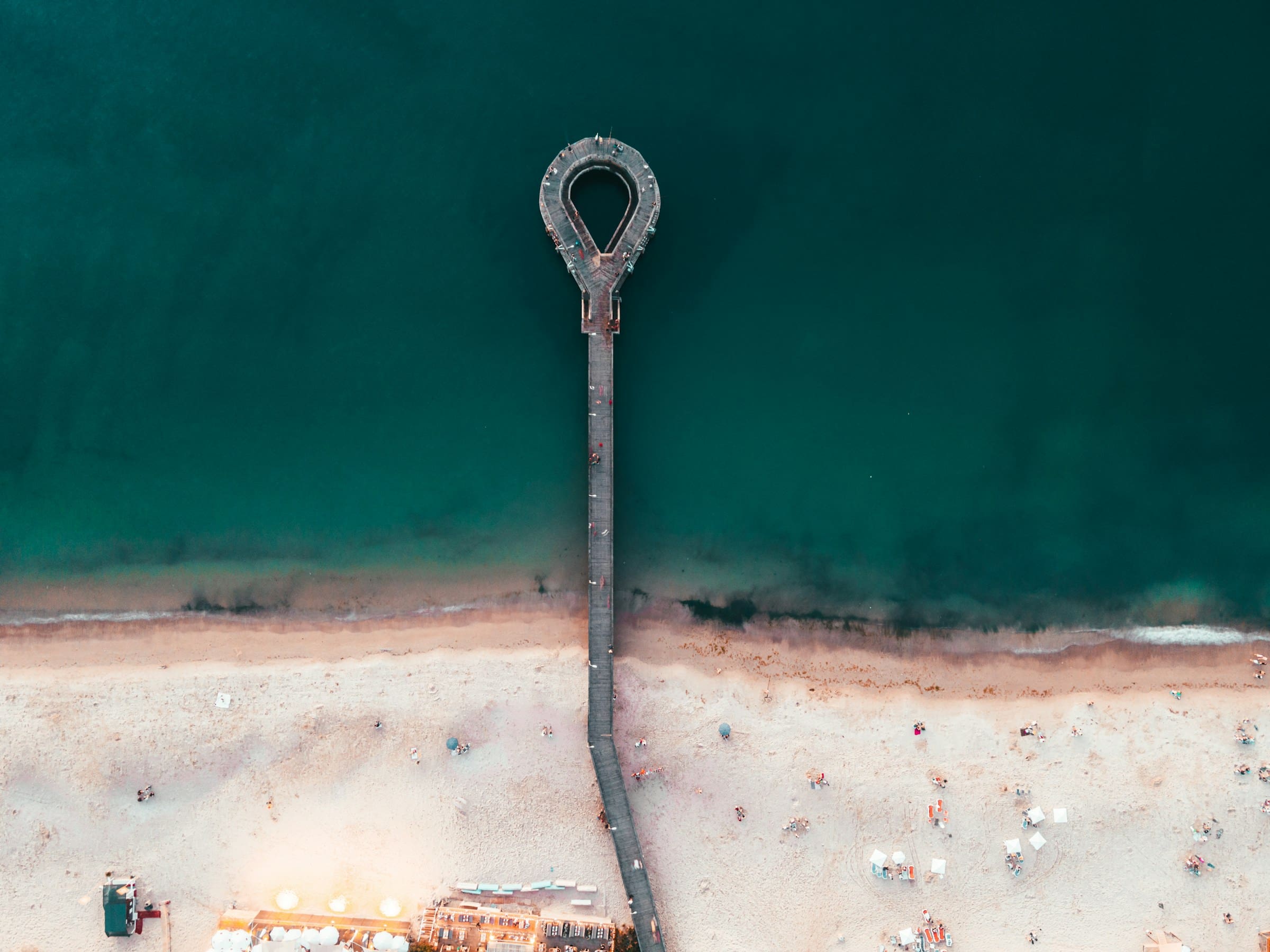 pedro-slinger-Hmzv2J3mCug-unsplash